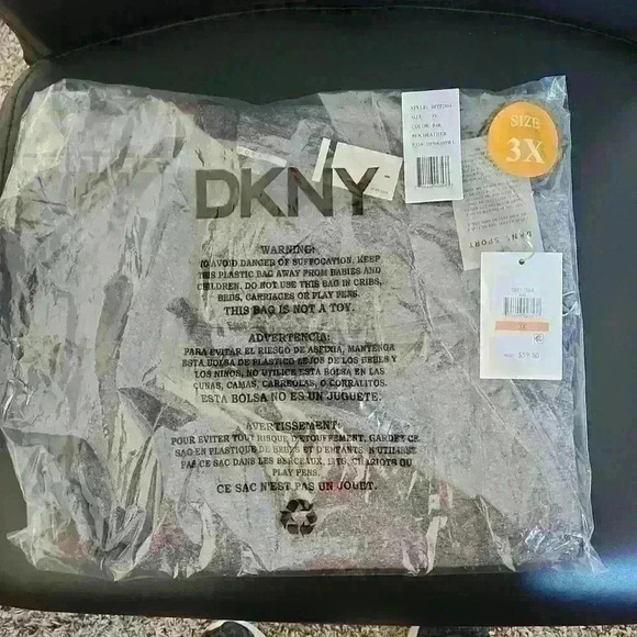 DKNY Sport Plus Size Metallic Logo 7/8 Leggings NWT - Picture 2 of 4